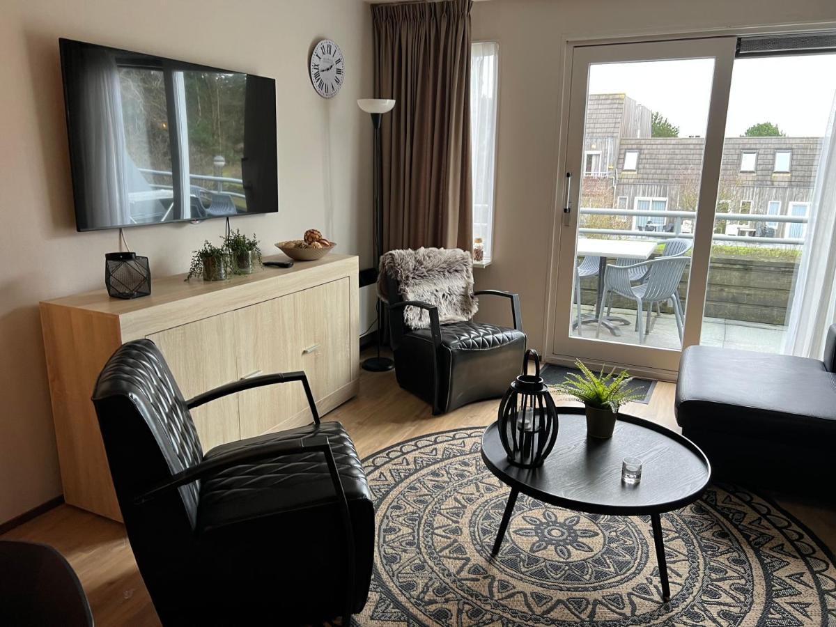 Appartement Ut & Thus, Resort Amelander Kaap Hollum  Exterior photo