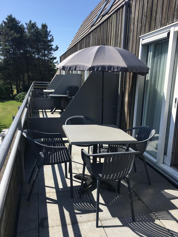 Appartement Ut & Thus, Resort Amelander Kaap Hollum  Exterior photo